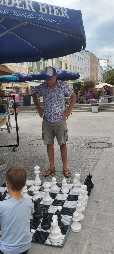 Nette Leute spielten Schach